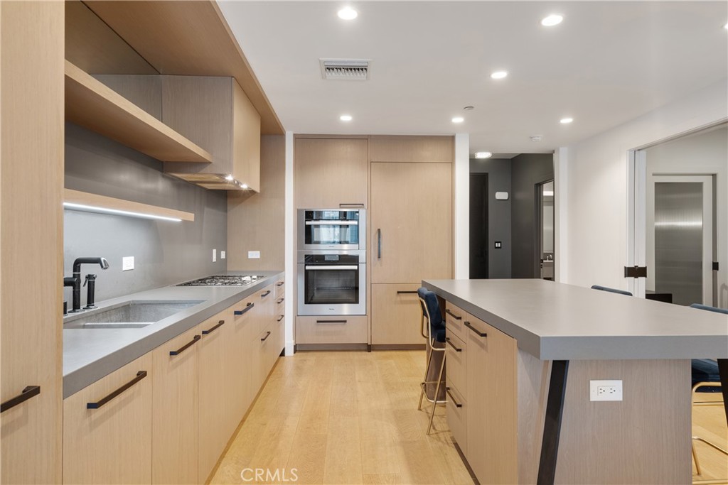 10777 Wilshire Boulevard 306