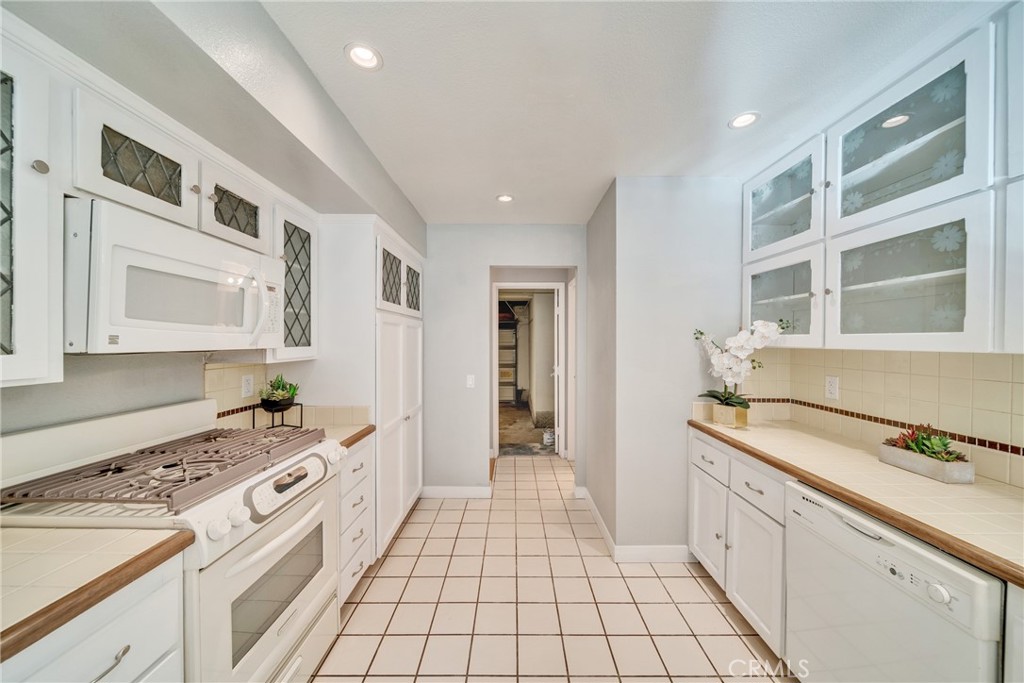 5206 Village Circle Drive 38