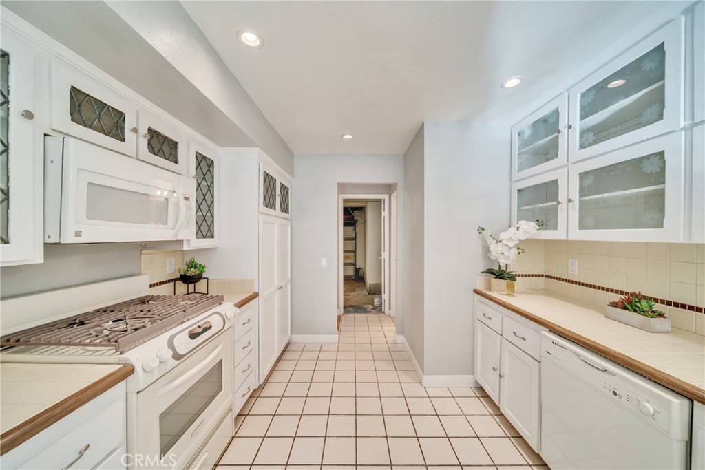 5206 Village Circle Drive 38