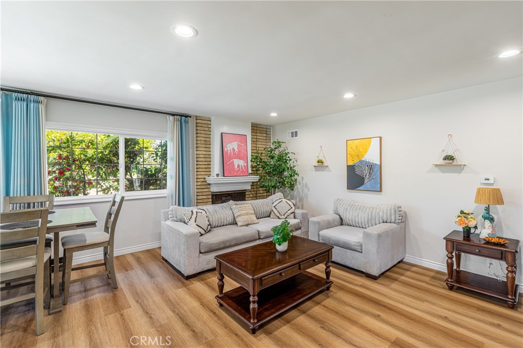 981 Moonbeam Drive