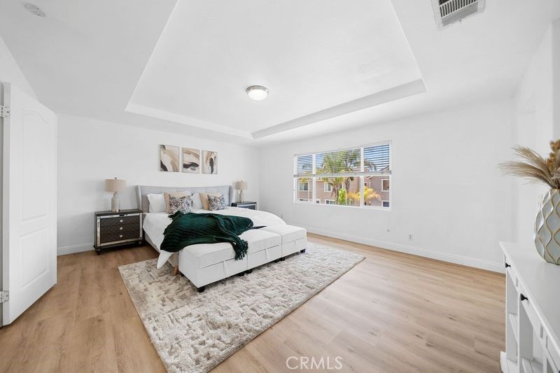 327 N Mariposa Privado