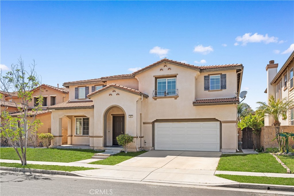 327 N Mariposa Privado