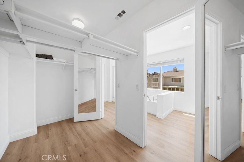 327 N Mariposa Privado