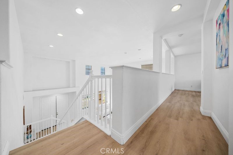 327 N Mariposa Privado