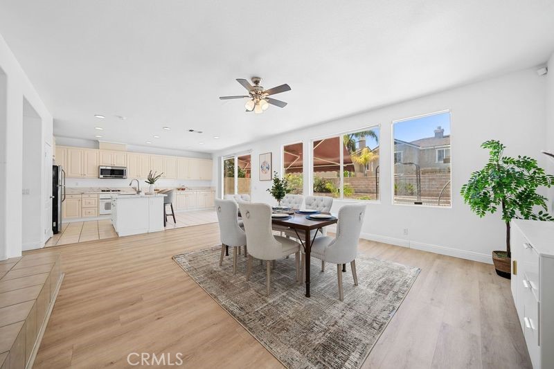 327 N Mariposa Privado