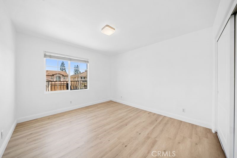 327 N Mariposa Privado