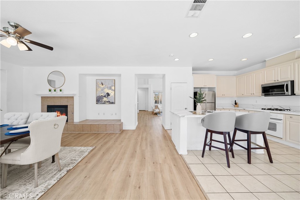 327 N Mariposa Privado