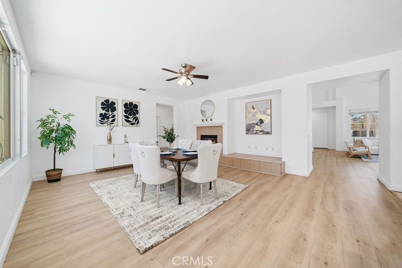 327 N Mariposa Privado