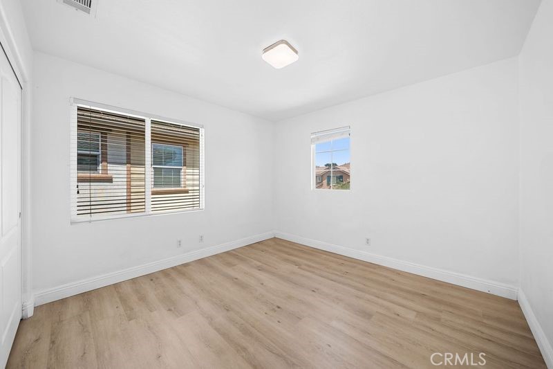 327 N Mariposa Privado