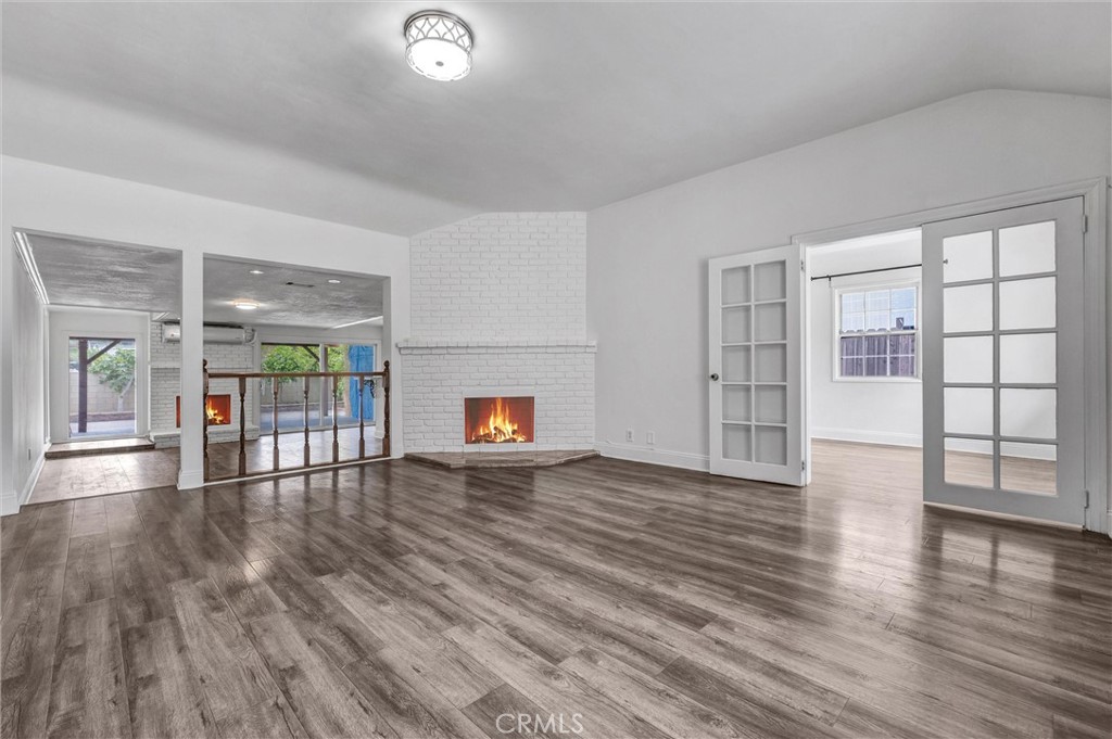 812 El Mercado Avenue