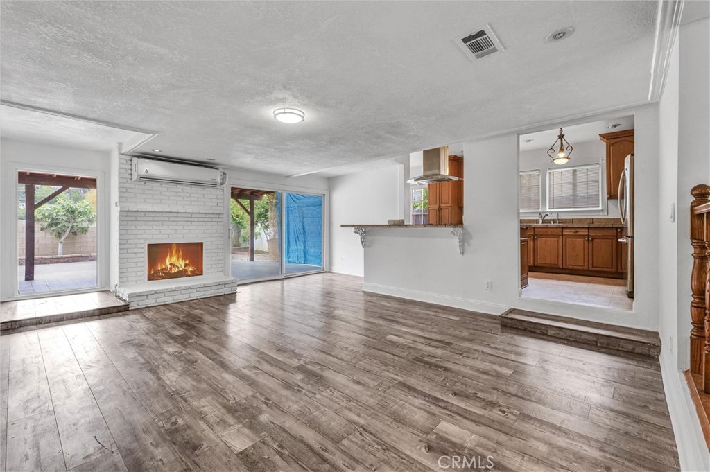 812 El Mercado Avenue