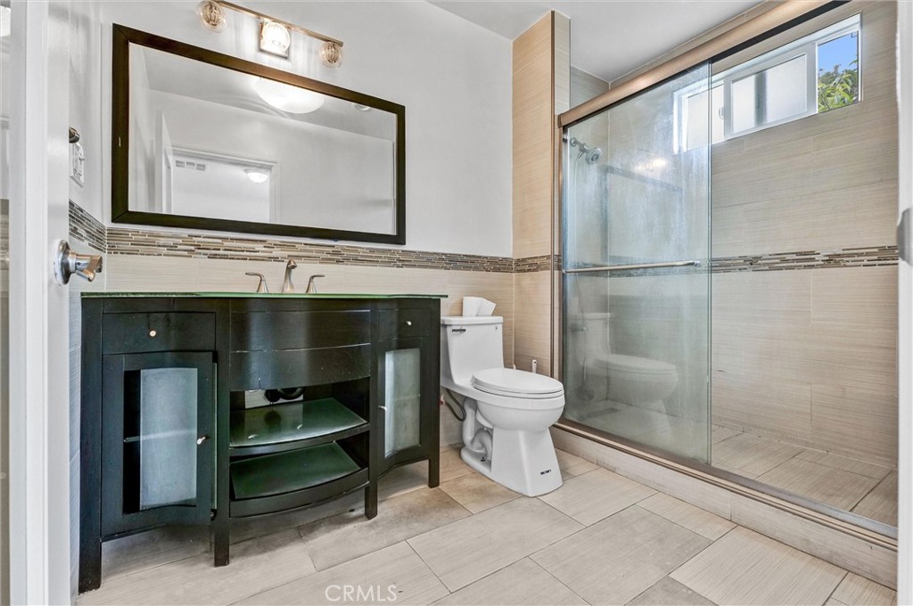 812 El Mercado Avenue