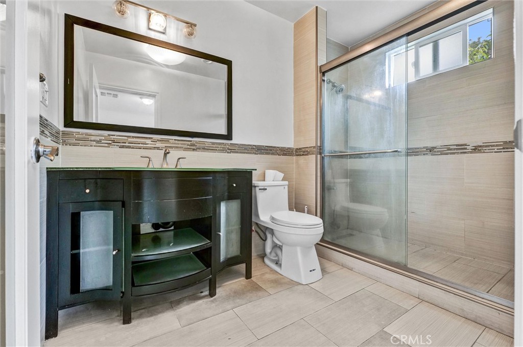 812 El Mercado Avenue