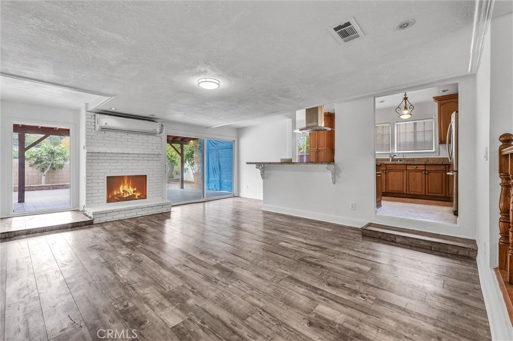 812 El Mercado Avenue