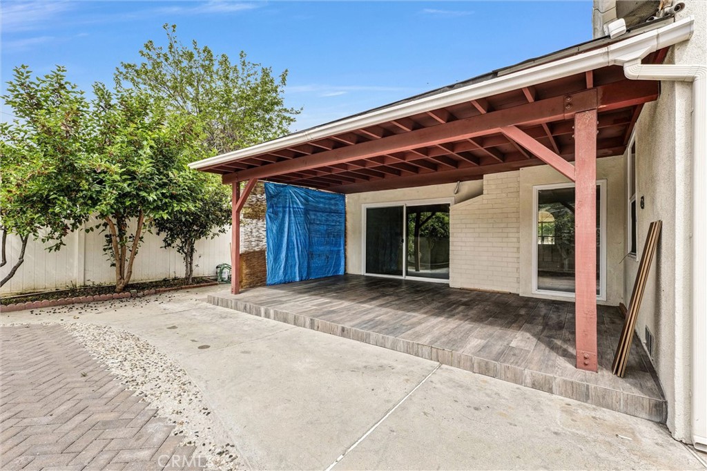 812 El Mercado Avenue