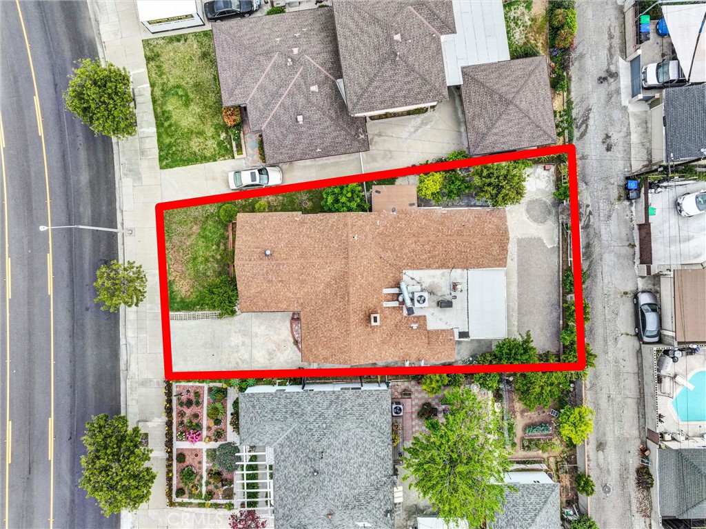 812 El Mercado Avenue