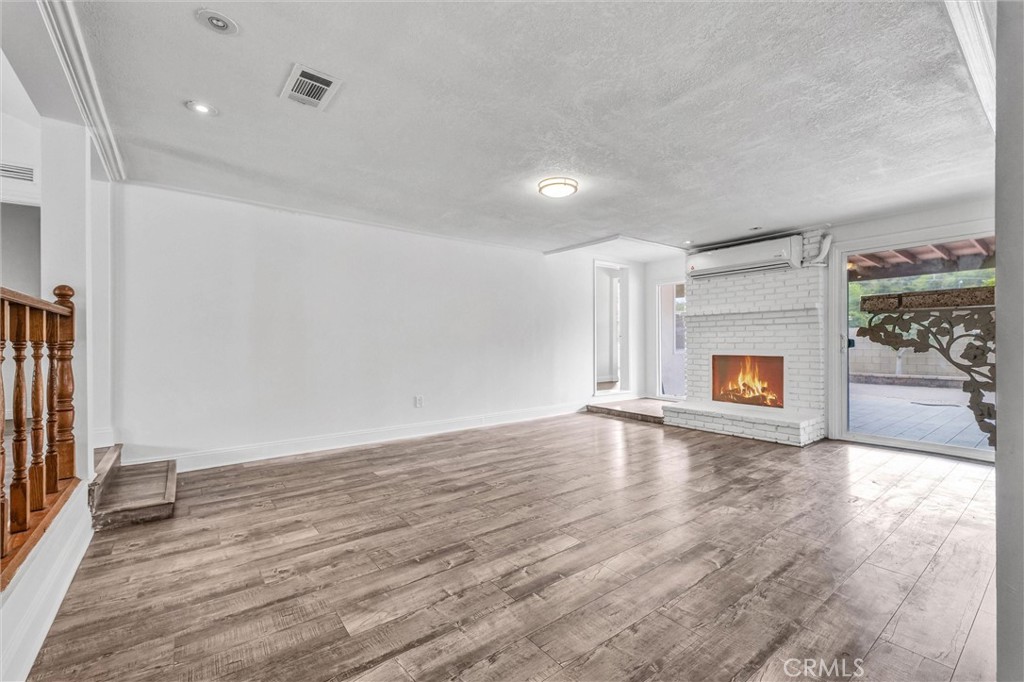 812 El Mercado Avenue