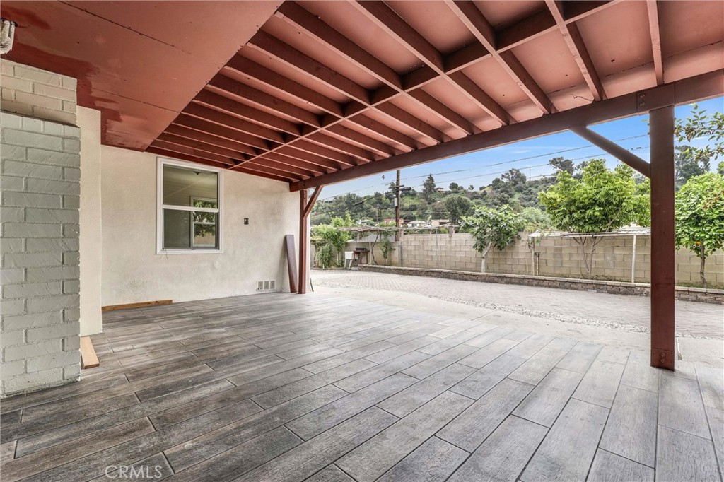 812 El Mercado Avenue