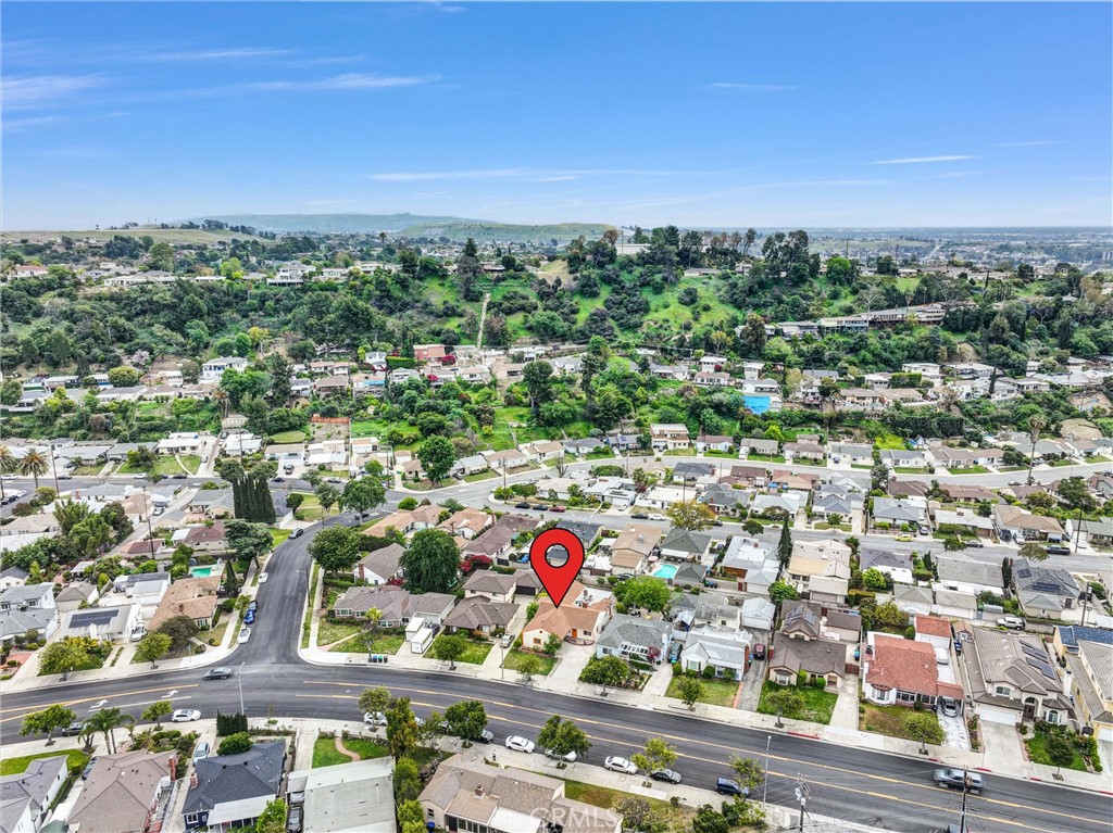 812 El Mercado Avenue