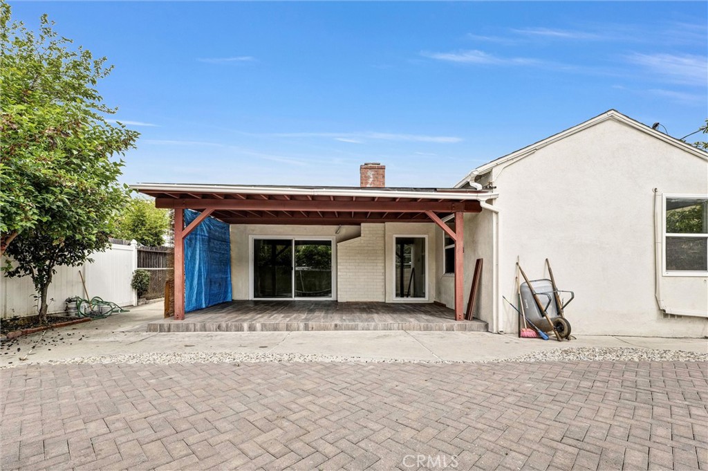 812 El Mercado Avenue