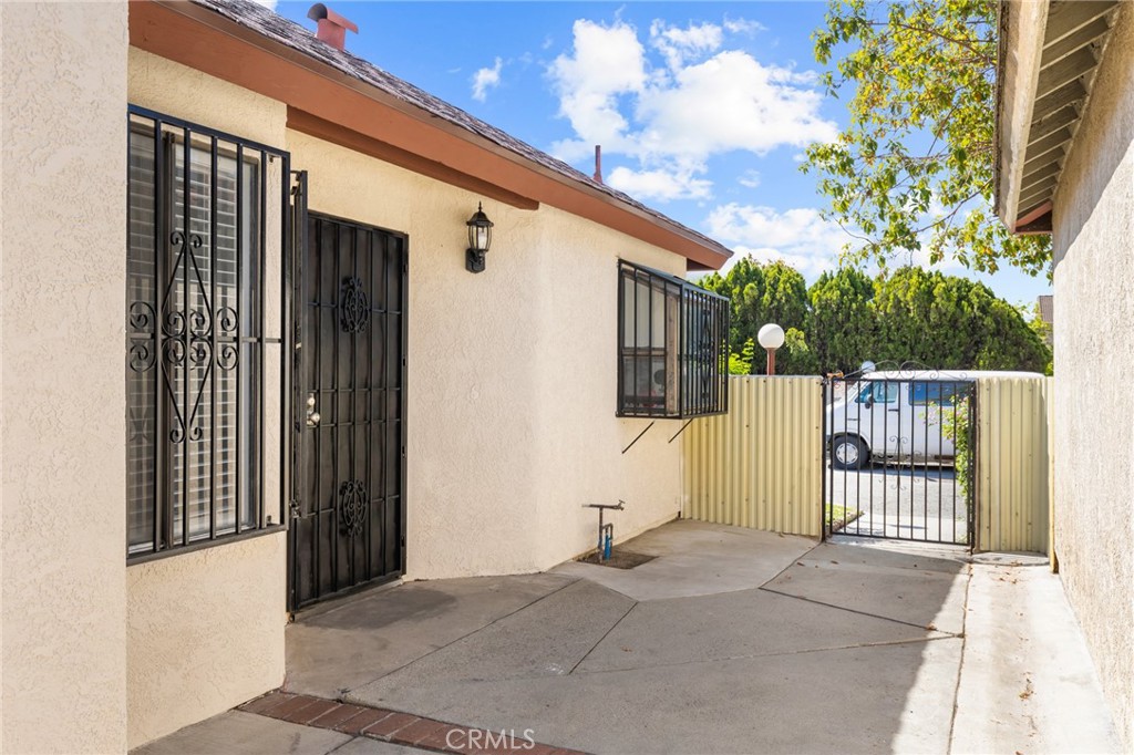 4324 Center Street