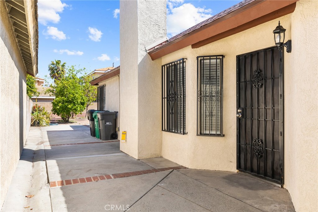 4324 Center Street