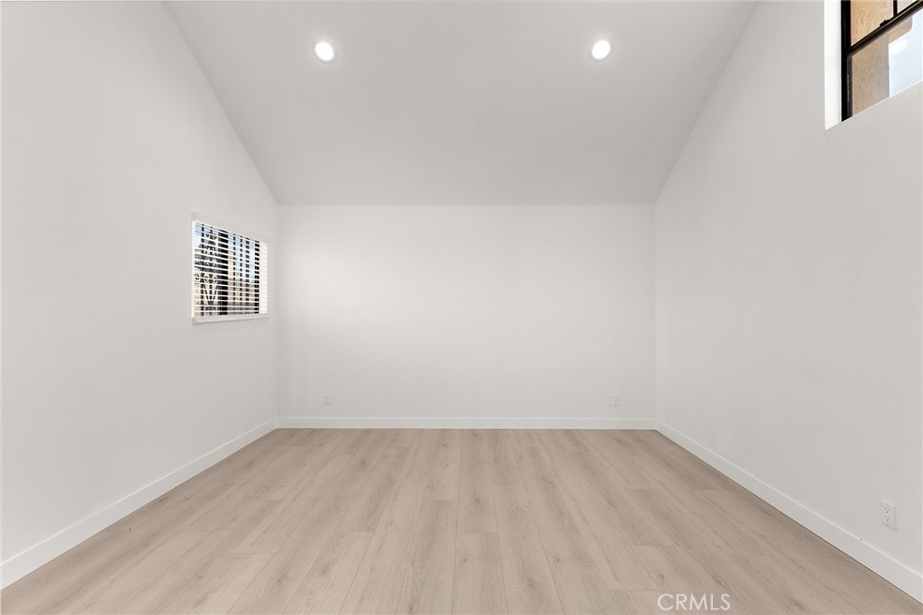 4324 Center Street