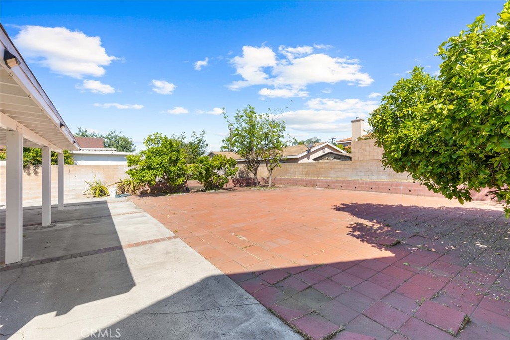 4324 Center Street