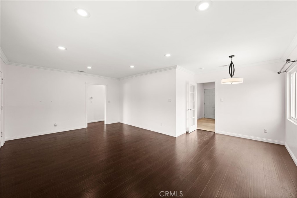 418 Elmgate Street W