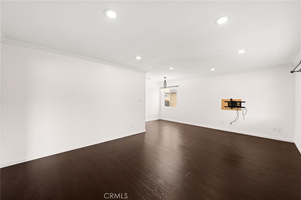 418 Elmgate Street W