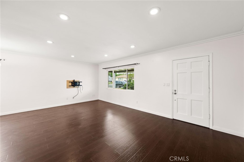 418 Elmgate Street W