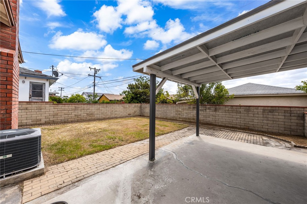 418 Elmgate Street W