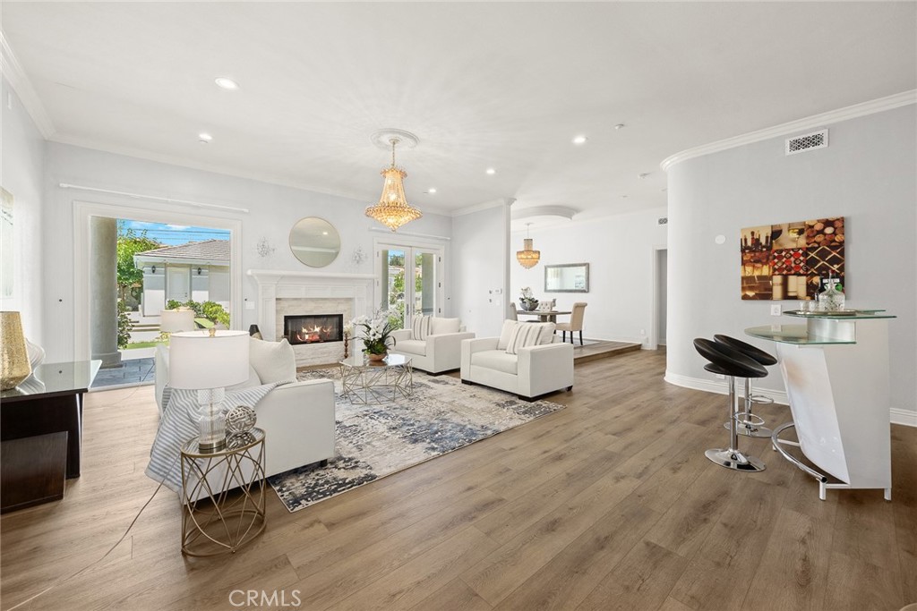 67 W Wistaria Avenue