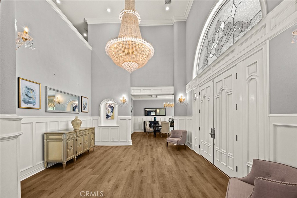 67 W Wistaria Avenue