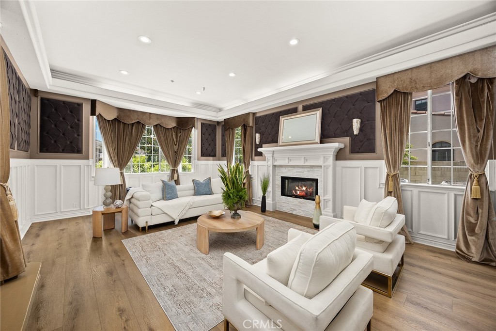 67 W Wistaria Avenue