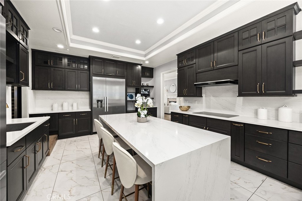 67 W Wistaria Avenue