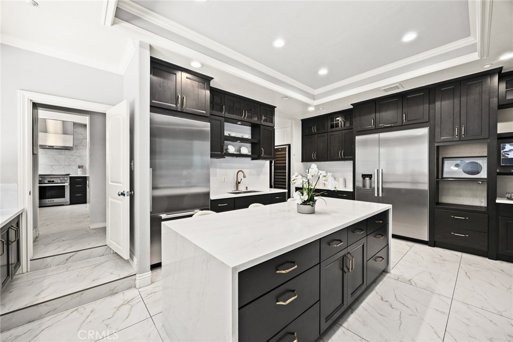 67 W Wistaria Avenue