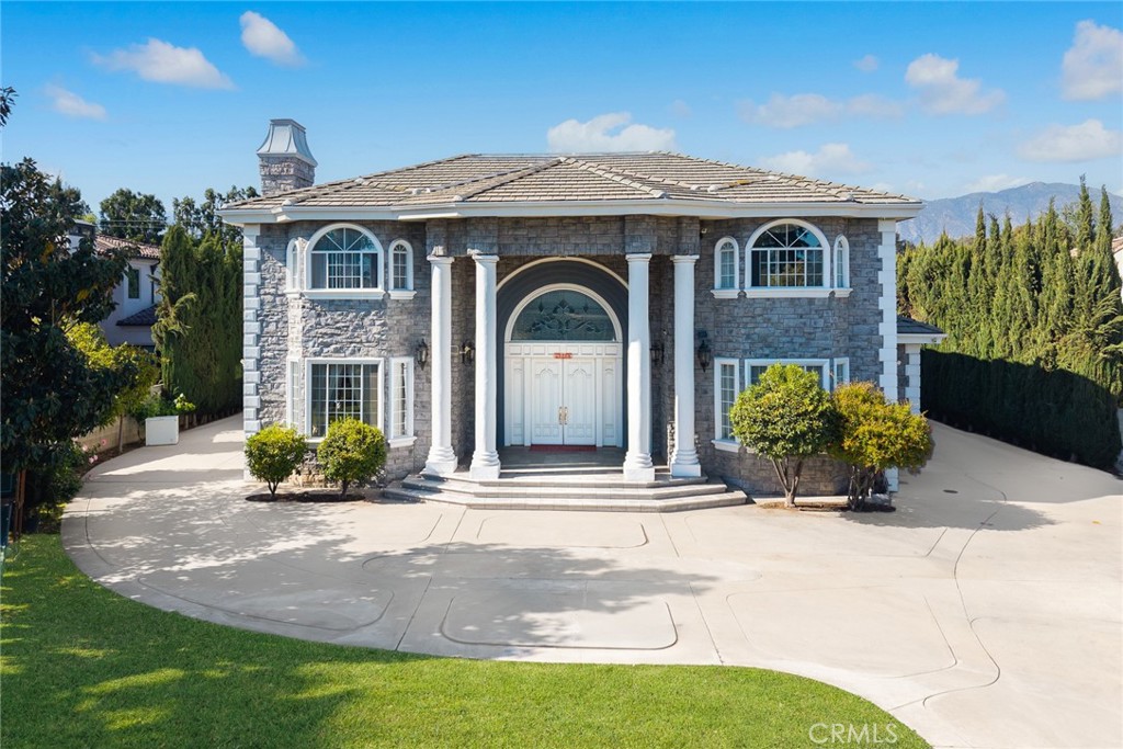 67 W Wistaria Avenue