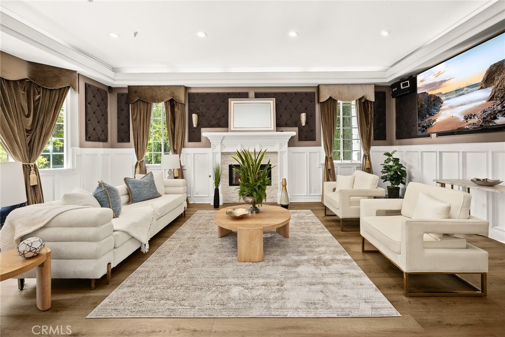 67 W Wistaria Avenue