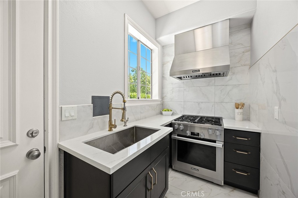 67 W Wistaria Avenue