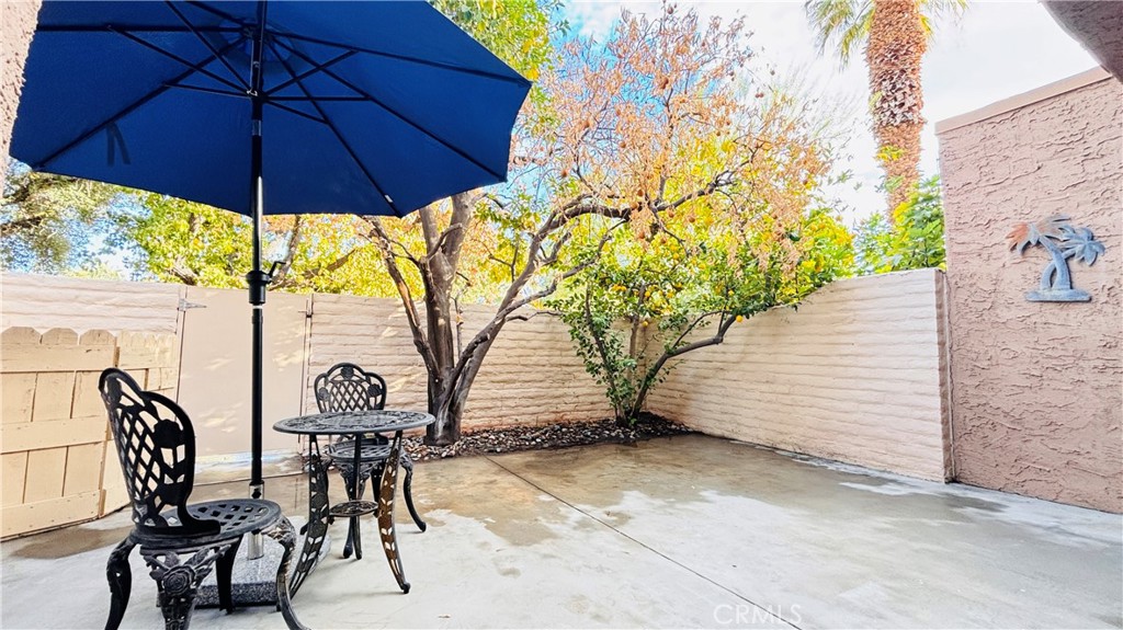 5884 Los Santos Drive