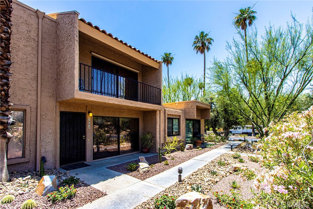 5884 Los Santos Drive