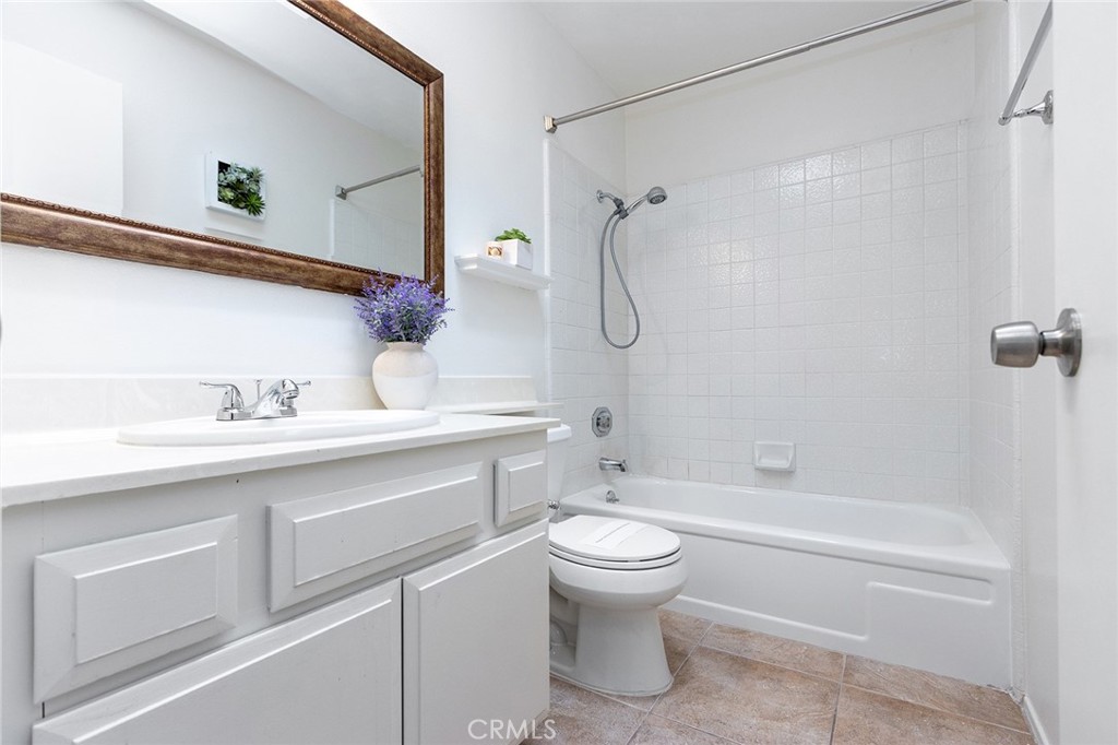 5884 Los Santos Drive