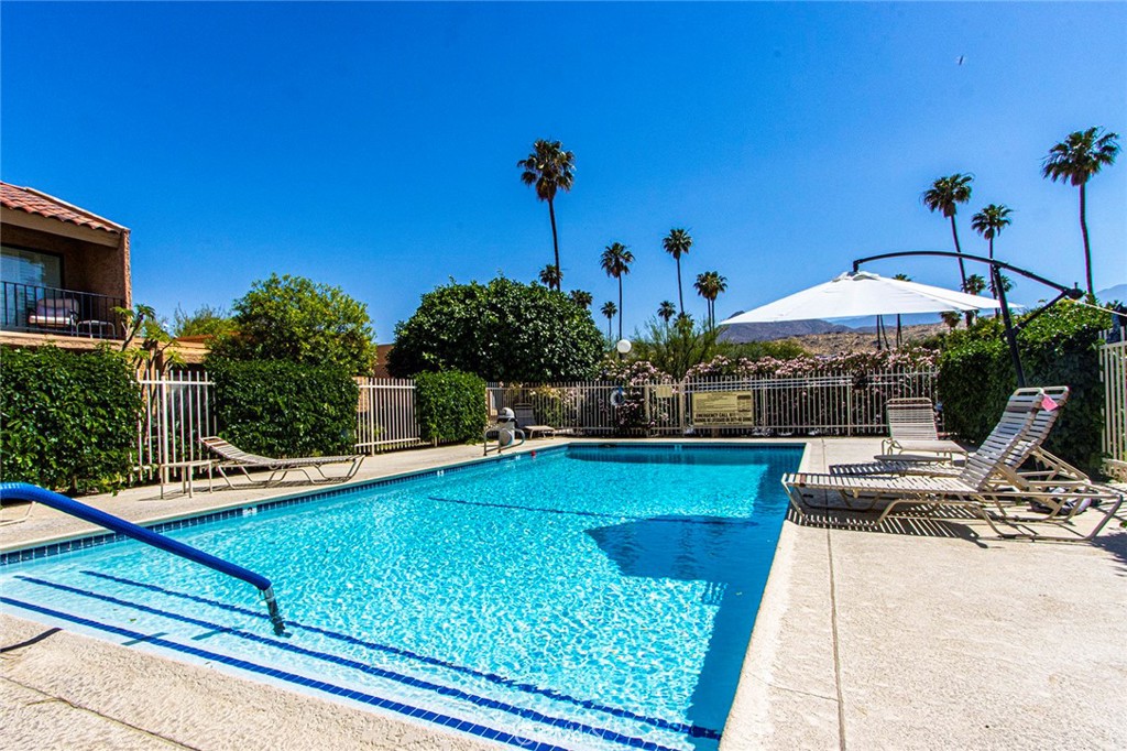 5884 Los Santos Drive