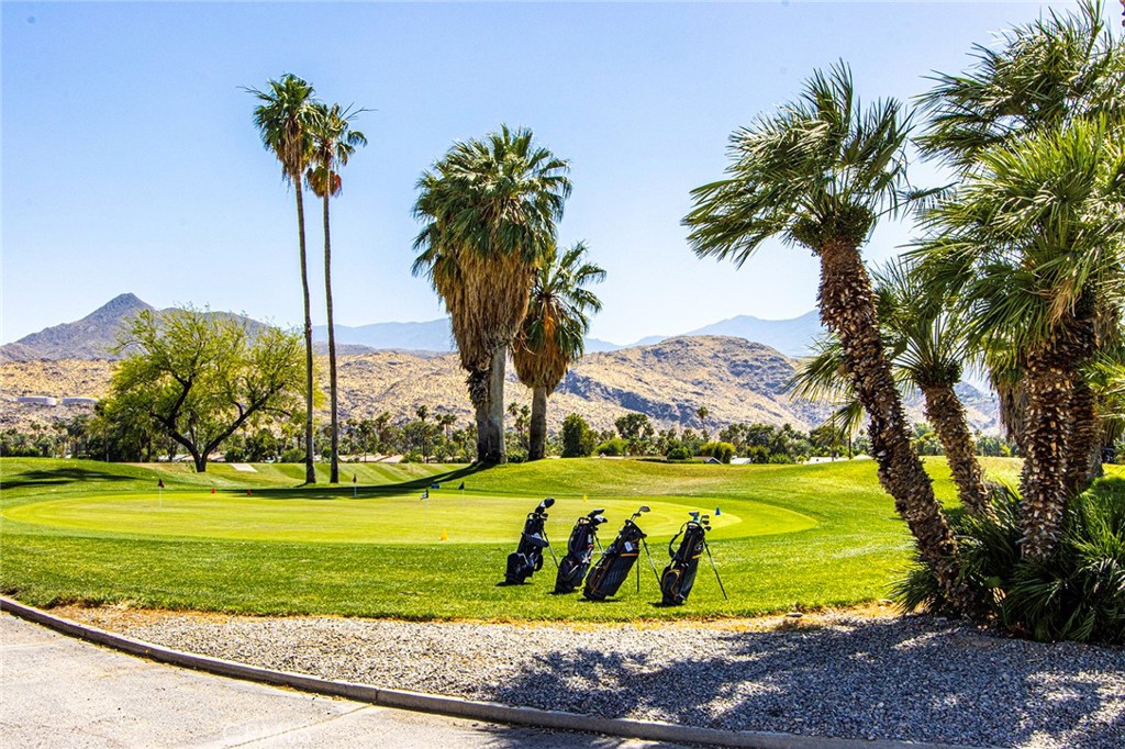 5884 Los Santos Drive