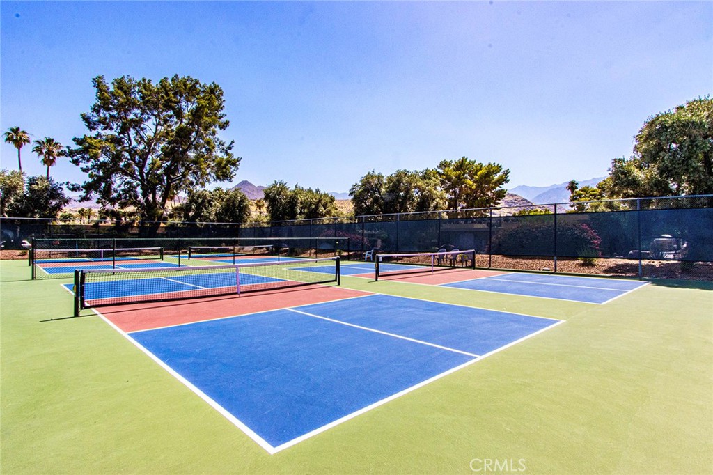 5884 Los Santos Drive