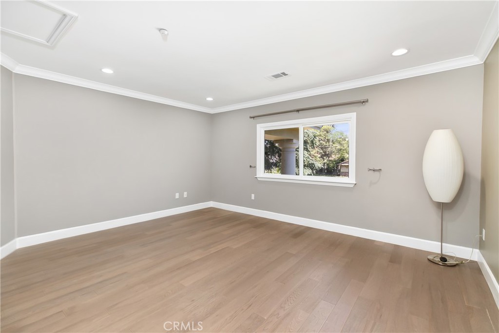 202 W Lemon Avenue