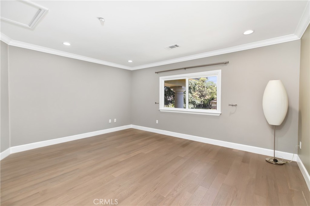 202 W Lemon Avenue