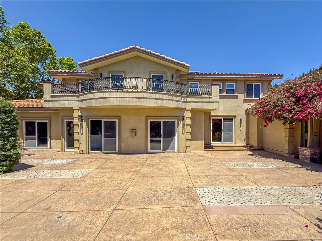 202 W Lemon Avenue