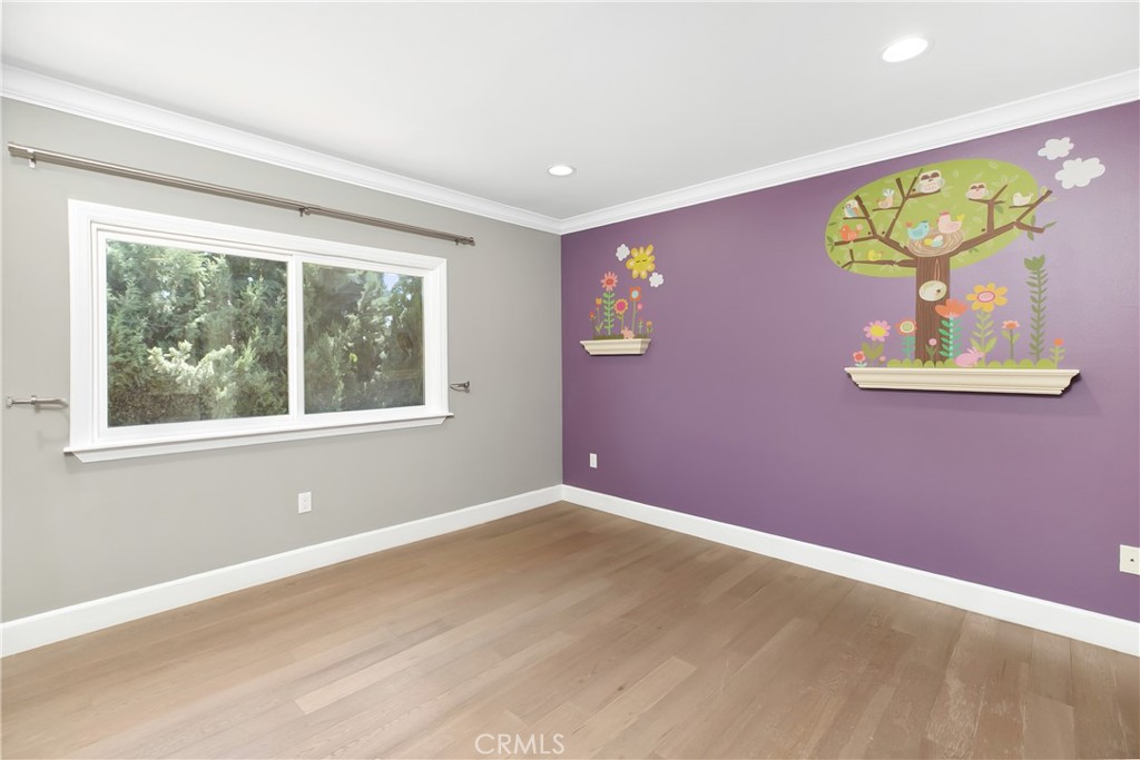 202 W Lemon Avenue